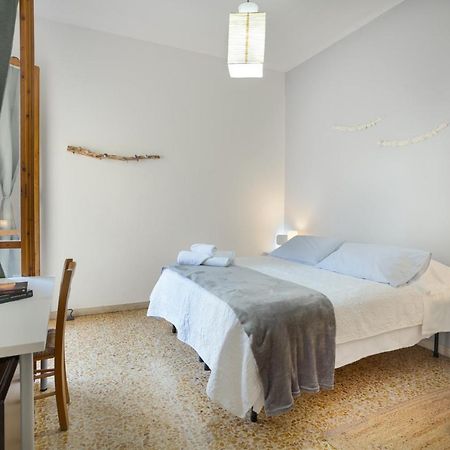 Room San Frediano Florenz Exterior foto
